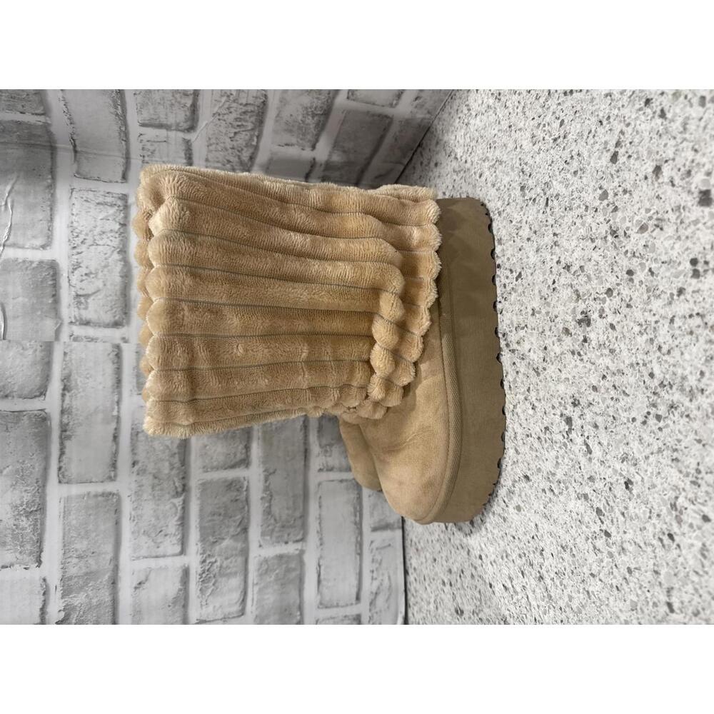 Cozy Tan Faux Fur Winter Platform Boots, 8.5